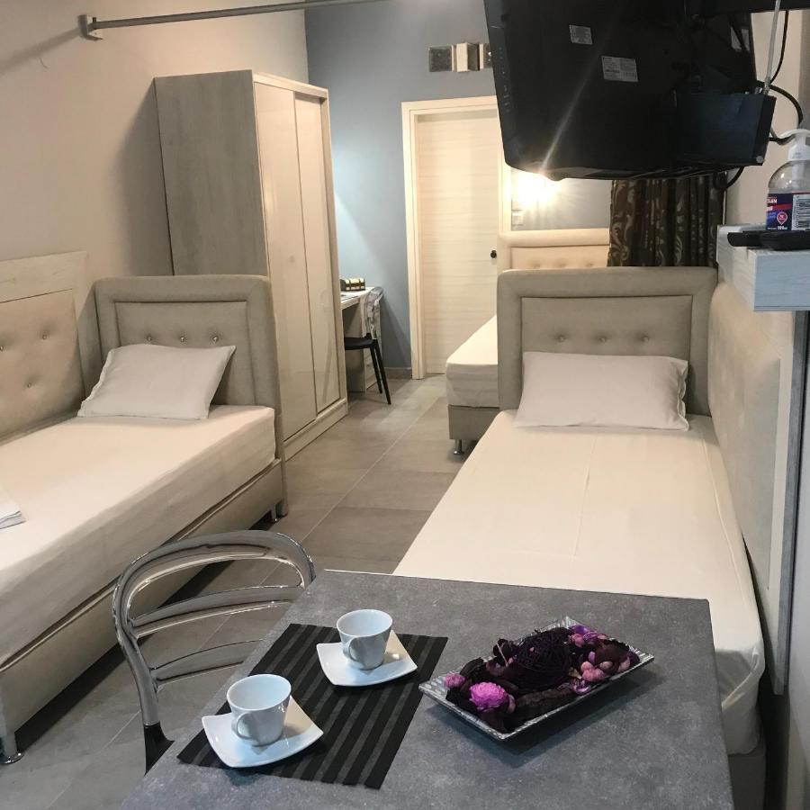 Avra Comfort Rooms - Family Néa Potídea Kültér fotó