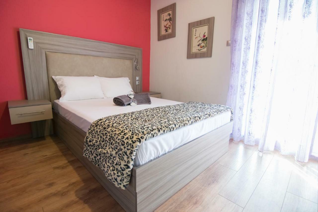Avra Comfort Rooms - Family Néa Potídea Kültér fotó