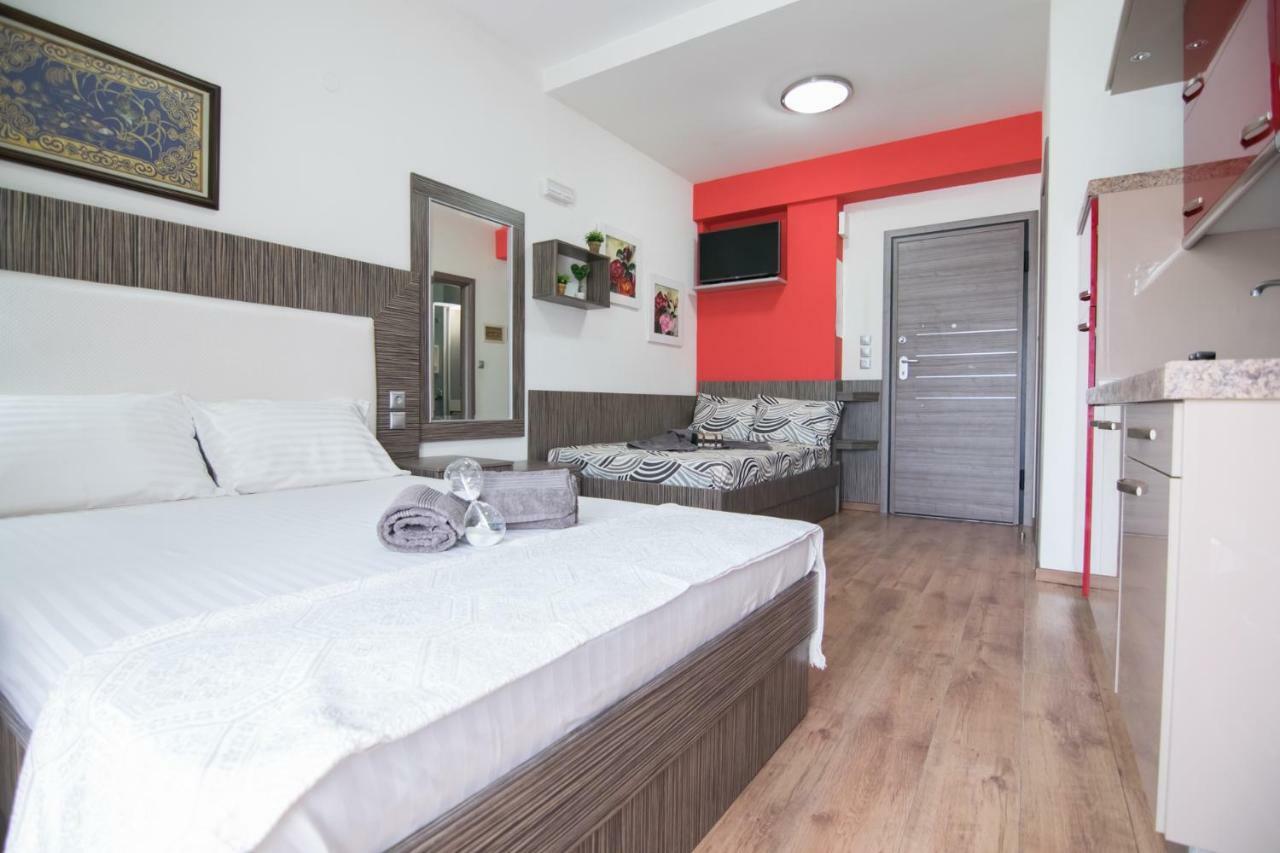 Avra Comfort Rooms - Family Néa Potídea Kültér fotó